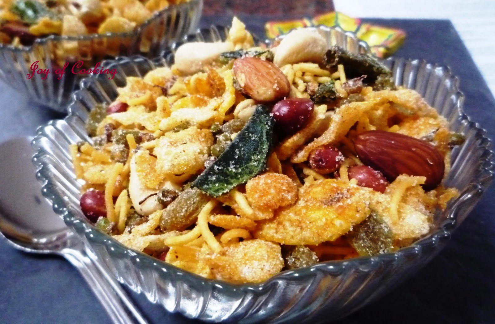 Sprouted Beans and Cornflakes Chivda served in a bowl