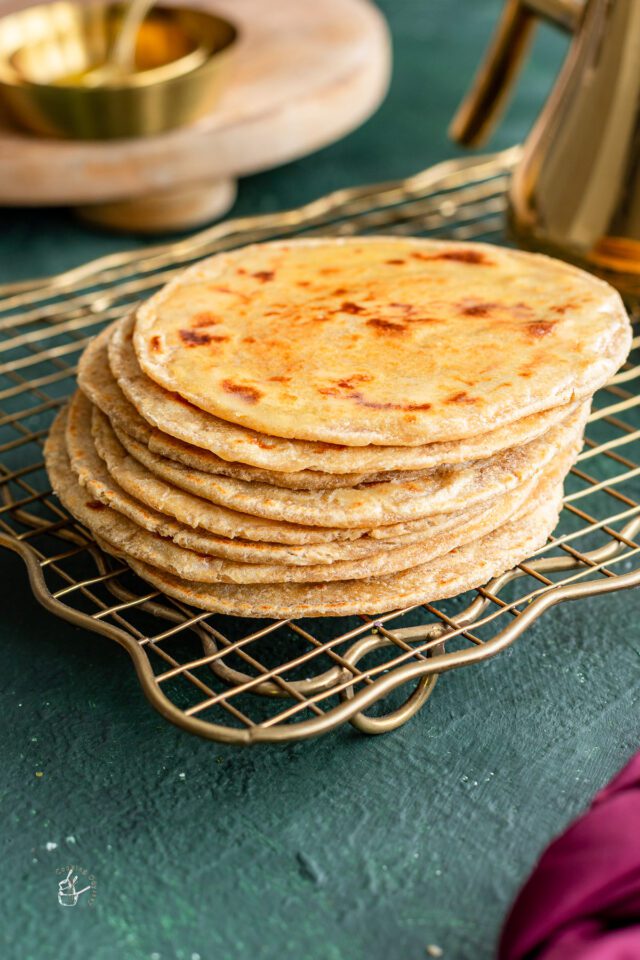 Bhakri Making Gujarati Bhakri (Bhakhri Recipe) | J Cooking Odyssey