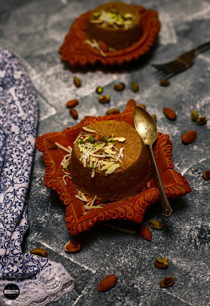 Peanuts and Sesame Kachariyu Kachariyu is a traditional Gujarati delicacy which is eaten during winter times and made with very basic ingredients such as sesame seeds, Jaggery and Peanuts. It is very healthy and nutritious.