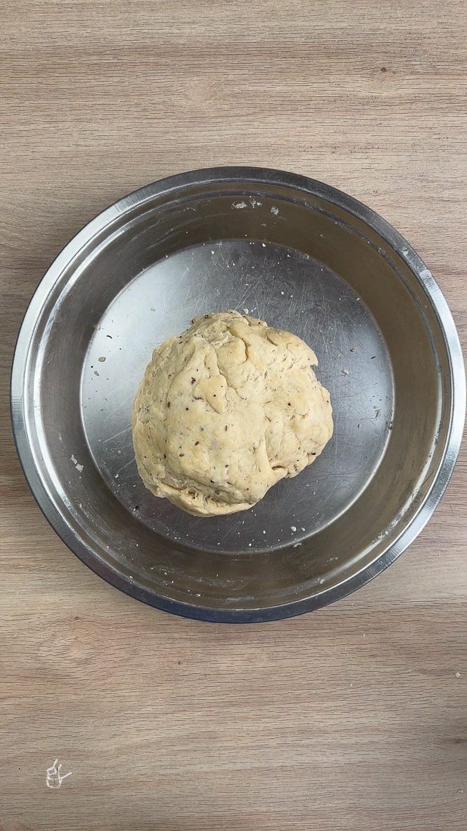 puri dough in a plate