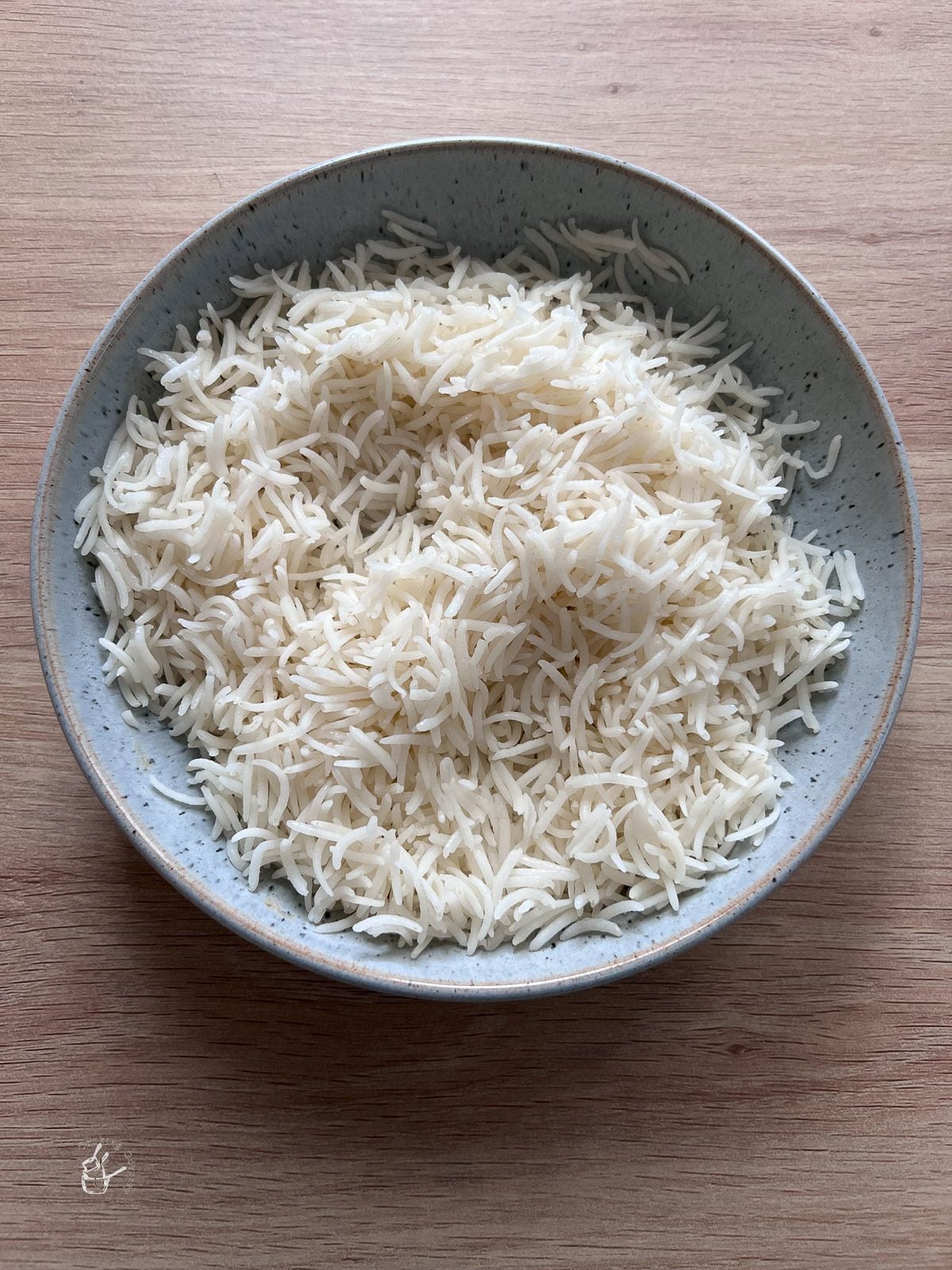 cooked ricecooling in a bowl