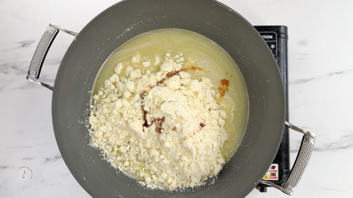 milk powder added to the homemade condenced milk