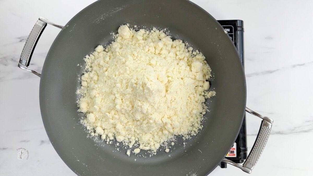 roasted milk powder in the pan