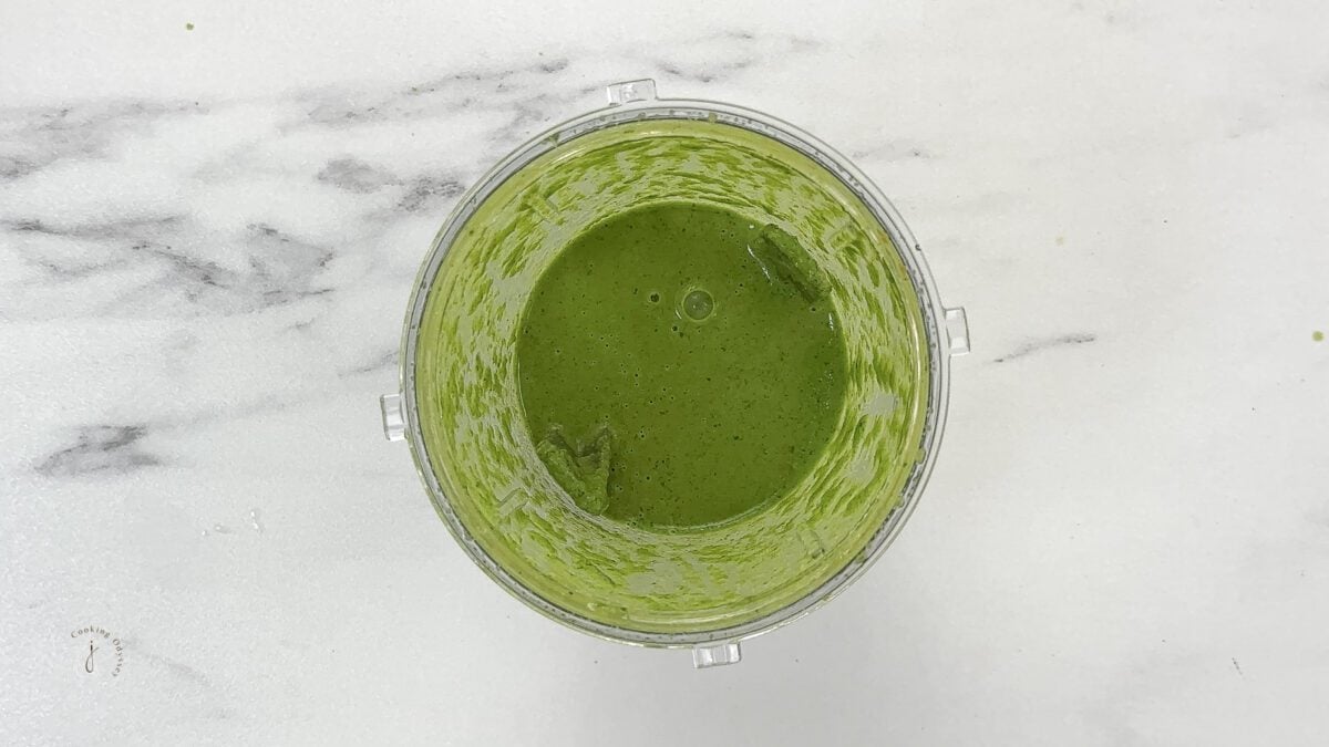 Basil sauce in the blender jar