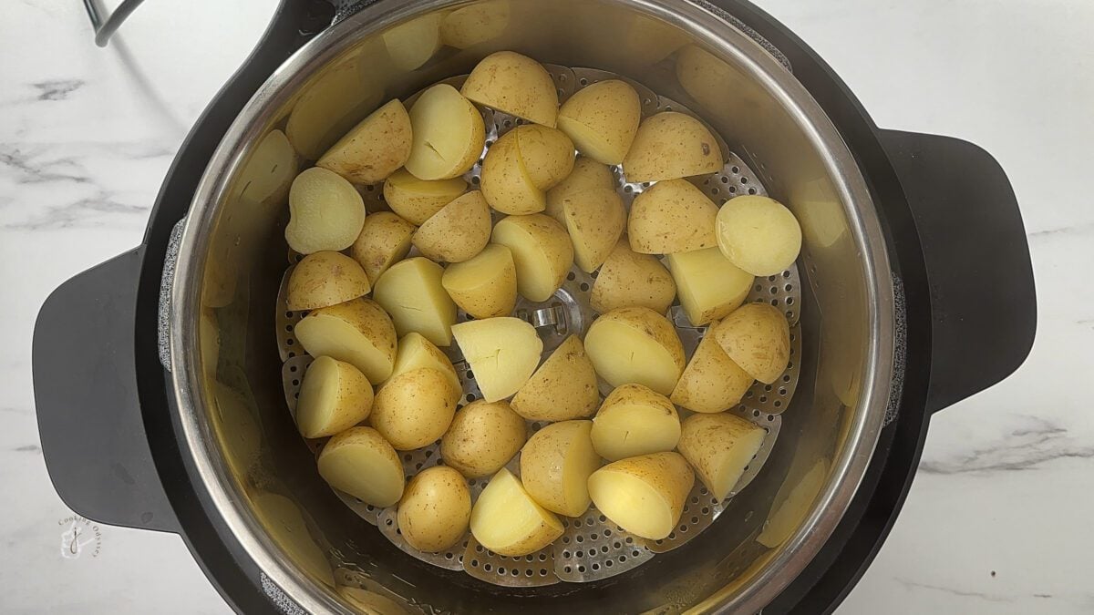 steamed potatoes in the instant pot pressure cooker