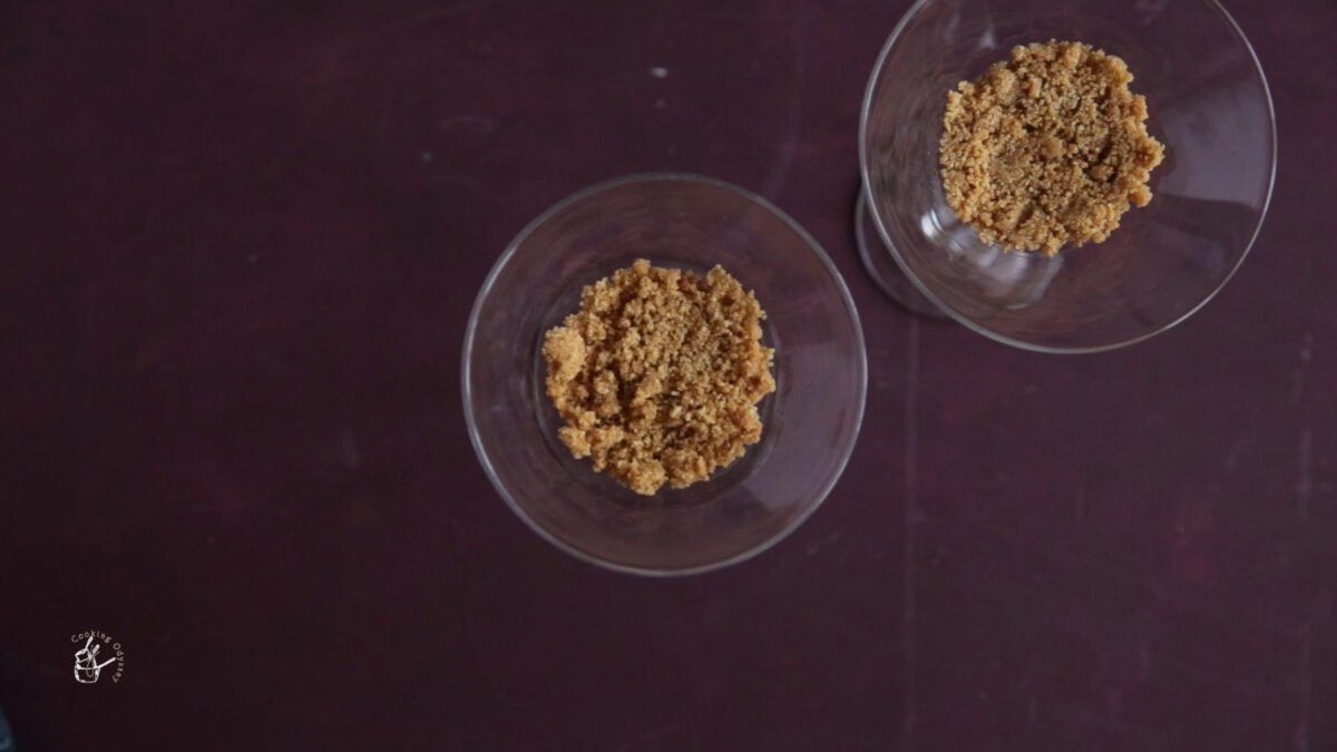 biscuit crust set in a serving jar