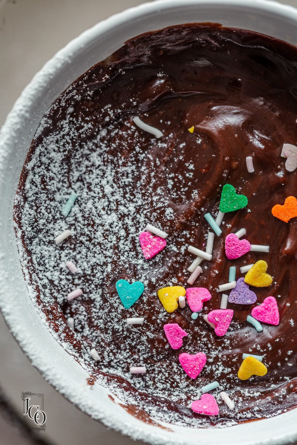 1 minute mug cake sprinkled with sugar.