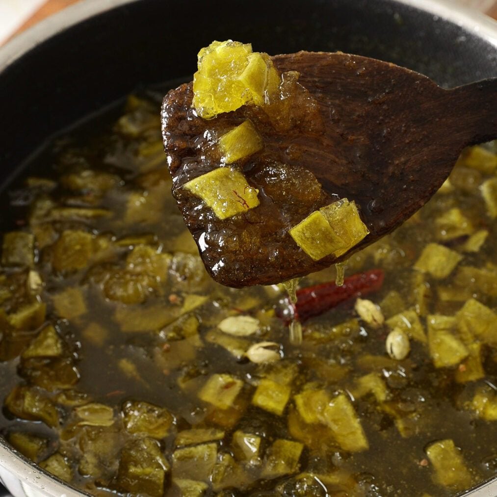 Cooked keri no murabbo in a pan.